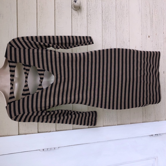 SOPRANO 3/4 sl stretch open pattern back dress - Picture 3 of 8